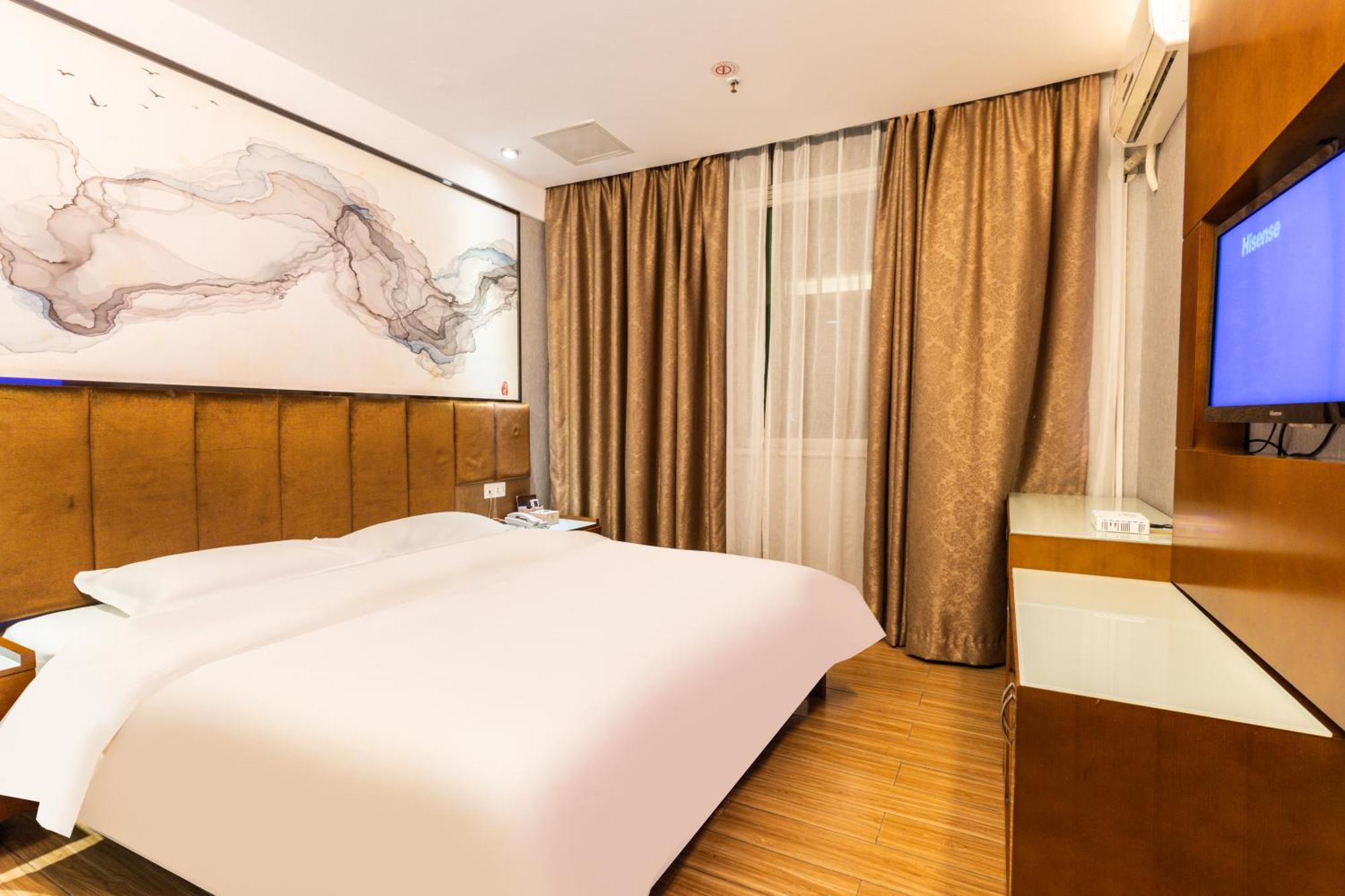 Kaiserdom Baiyun Airport-24-hour Airport-free Shuttle Bus Отель Гуанчжоу