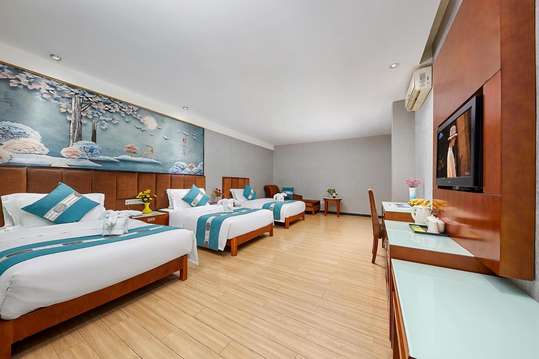 Kaiserdom Baiyun Airport-24-hour Airport-free Shuttle Bus Отель 2*